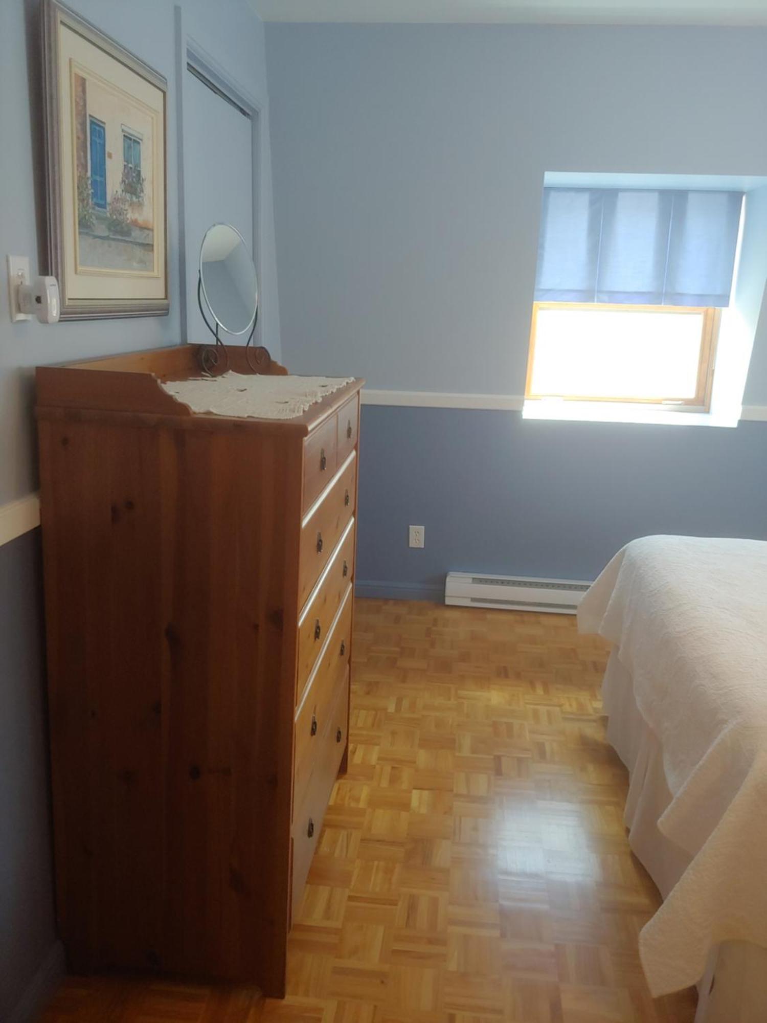 3 Bedrooms 3 Beds Near Metro -2 Parking Free มอนทรีอัล ภายนอก รูปภาพ